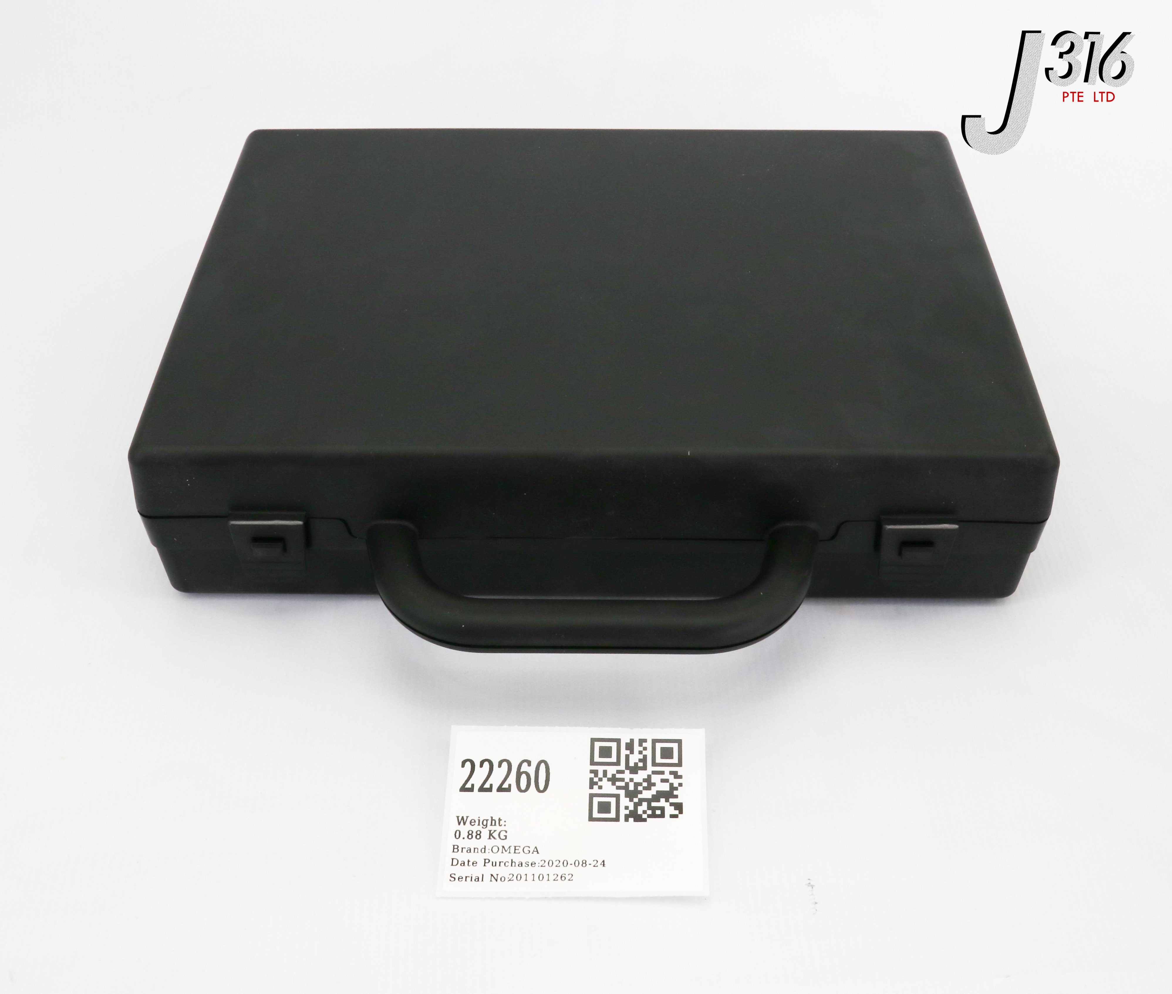 22260 OMEGA HEAVY DUTY VIBRATION METER W/ MAGNETIC SENSOR & CASING